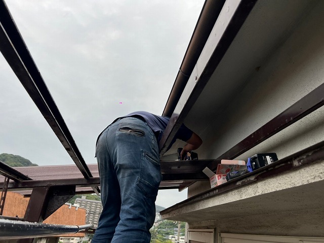 ベランダ波板張り